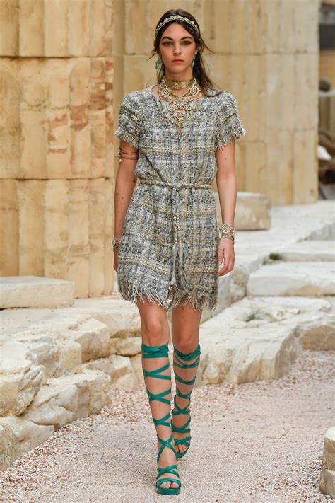 chanel collectie 2018|Chanel Resort 2018 Collection .